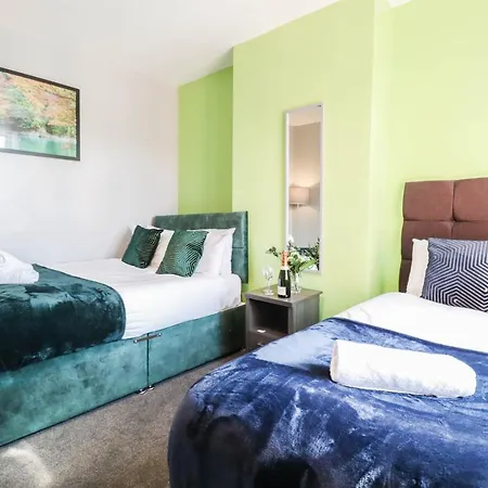 Cosy Contractor House - Free Wifi!